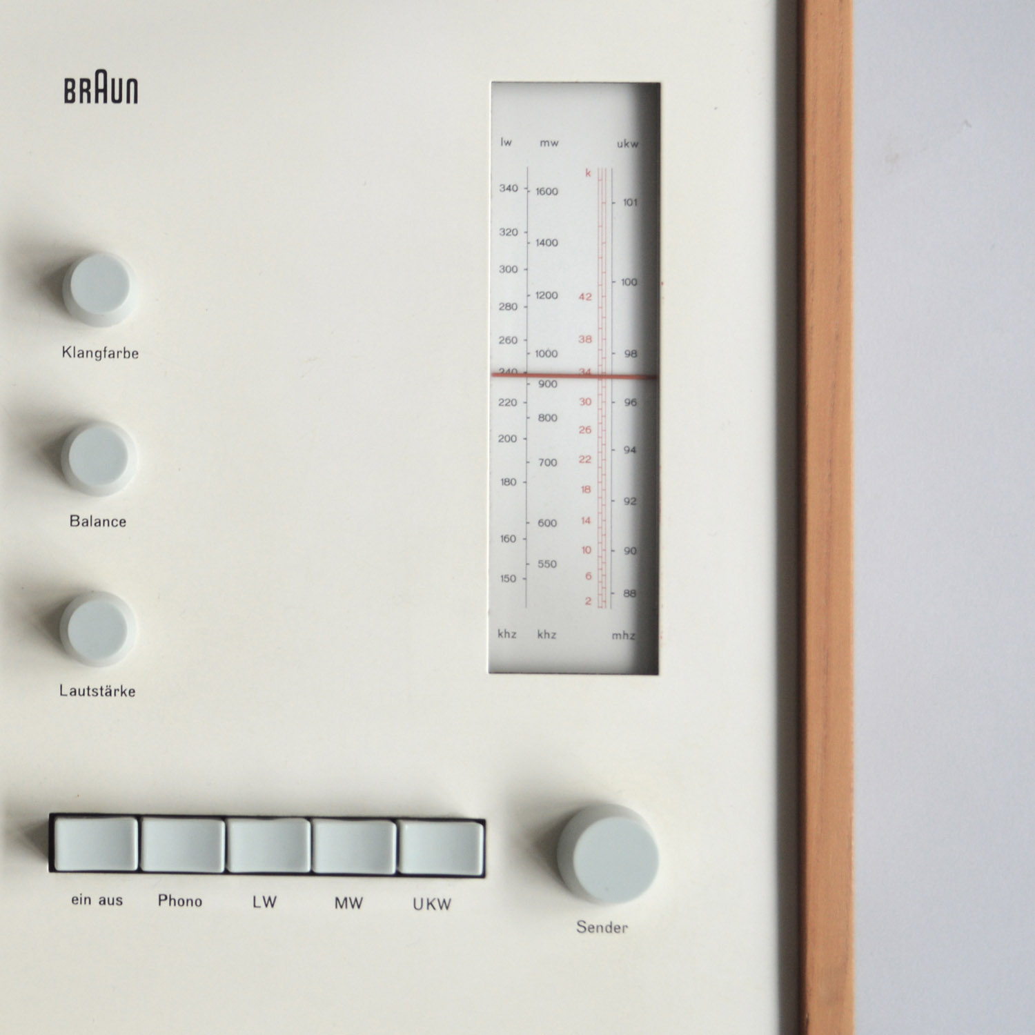 アンプ BRAUN SK6 DIETER RAMS & HANS GUGELOT Braun SK55 Radio and Record Player by Dieter Rams and Hans